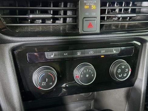 Used 2023 Volkswagen Taos SE image 23