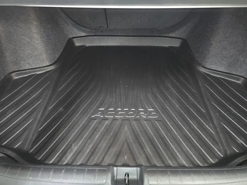 Used 2018 Honda Accord EX-L image 12