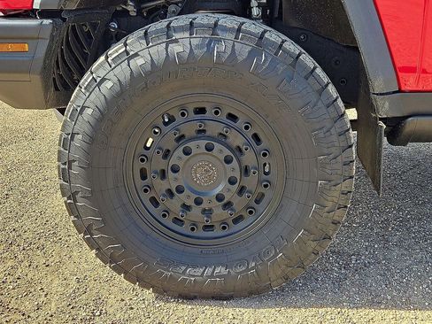 Used 2025 INEOS Grenadier image 11