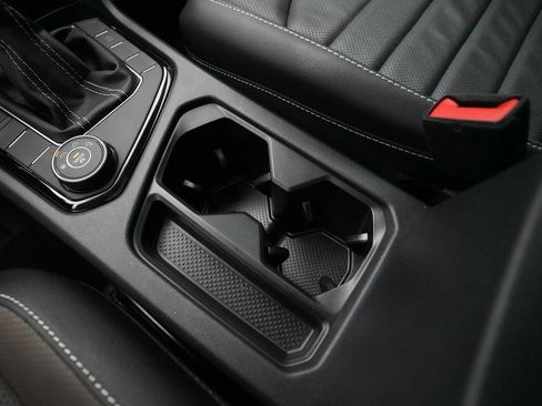 Used 2023 Volkswagen Taos SEL image 16