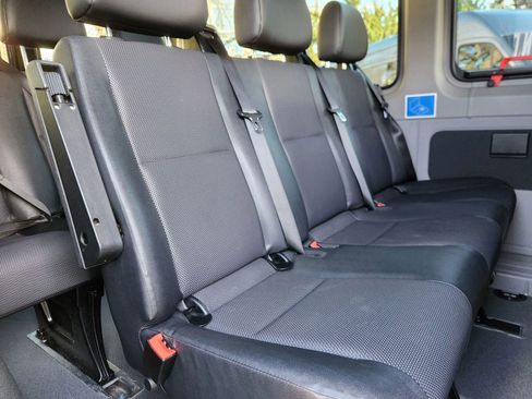 Used 2016 Mercedes-Benz Sprinter 2500 image 15