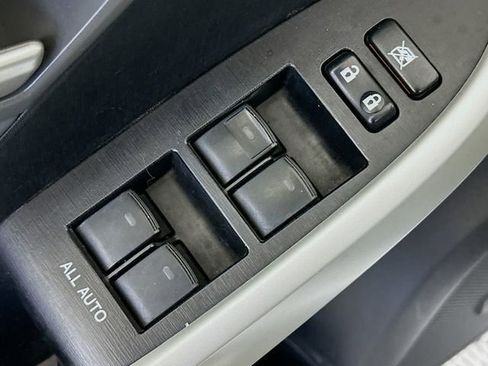 Used 2013 Toyota Prius Four image 20