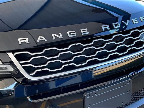 Used 2020 Land Rover Range Rover Evoque SE image 29