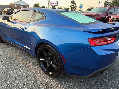 Used 2018 Chevrolet Camaro LT RWD image 10
