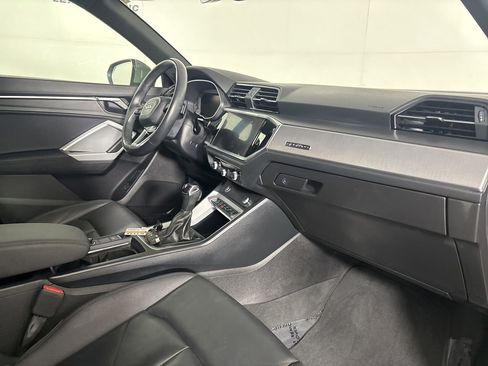 Used 2022 Audi Q3 2.0T Premium w/ Convenience Package AWD/4WD image 31
