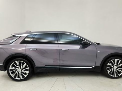 Used 2024 Cadillac Lyriq Luxury AWD/4WD image 29