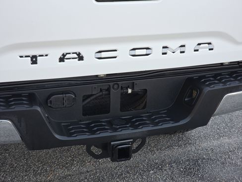 Used 2021 Toyota Tacoma SR5 image 40