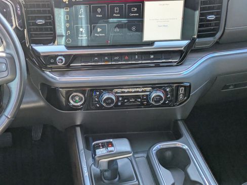 Used 2023 GMC Sierra 1500 SLT image 19