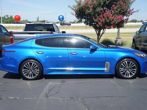 Used 2018 Kia Stinger Premium RWD image 5