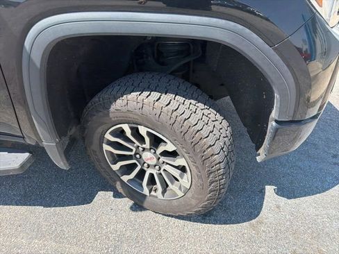 Used 2021 GMC Sierra 1500 AT4 w/ Technology Package AWD/4WD image 8