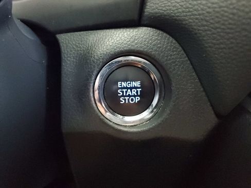 Used 2021 Toyota RAV4 XLE FWD image 27