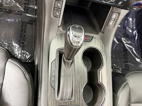 Used 2018 GMC Acadia SLT image 33