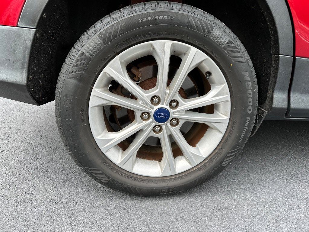 Used 2017 Ford Escape SE FWD image 32