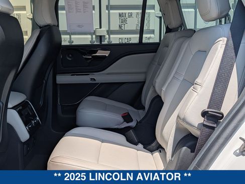 Used 2025 Lincoln Aviator AWD w/ Equipment Group 101A image 16