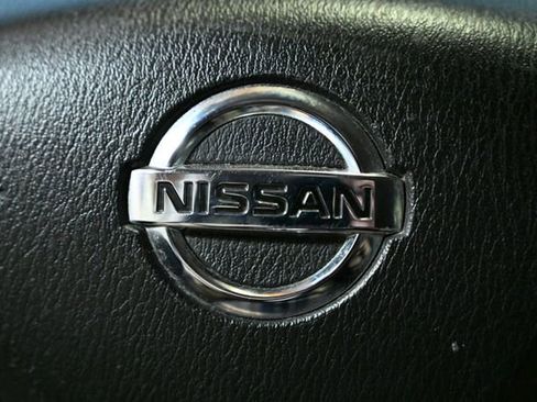 Used 2018 Nissan Pathfinder SV image 37