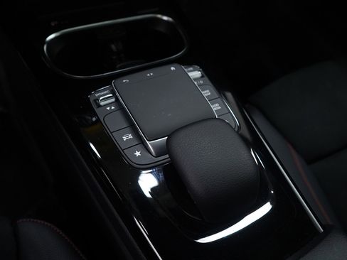 Used 2021 Mercedes-Benz CLA 250 CLA 250 image 20