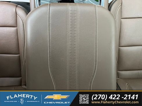 Used 2025 Chevrolet Suburban High Country AWD/4WD image 33