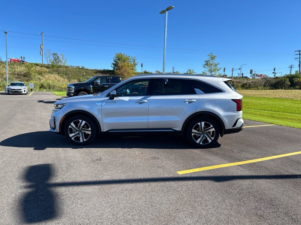 Certified 2024 Kia Sorento EX AWD/4WD image 9