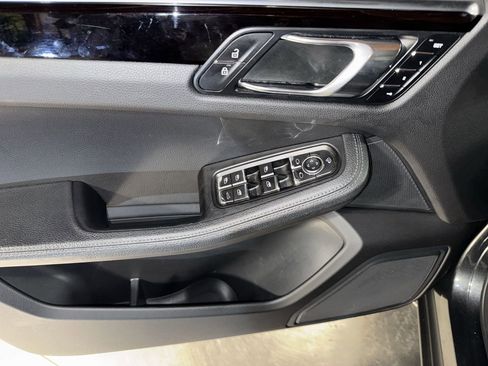 Used 2019 Porsche Macan image 18