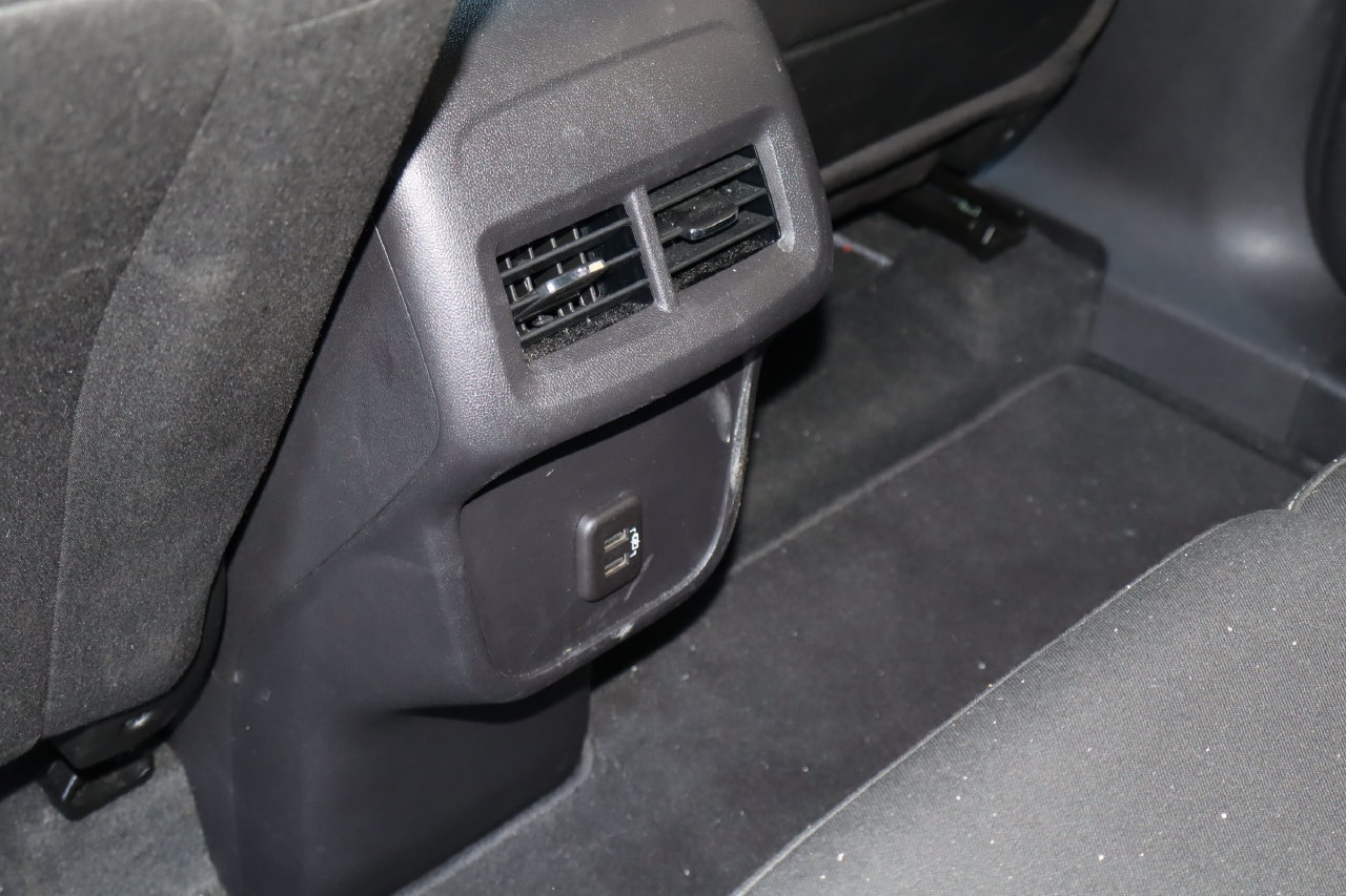 Used 2024 GMC Terrain SLE FWD image 18