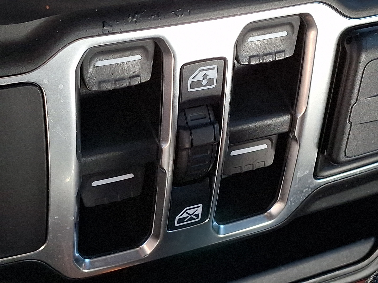 Used 2020 Jeep Wrangler Unlimited Sport S AWD/4WD image 25