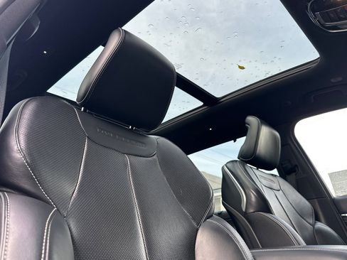 Used 2022 Jeep Grand Cherokee L Overland w/ Luxury Tech Group IV image 24