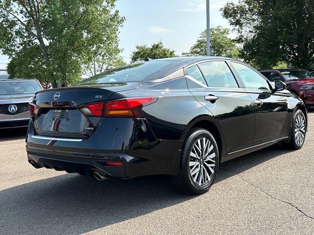Certified 2023 Nissan Altima 2.5 SV w/ SV Premium Package AWD/4WD image 2