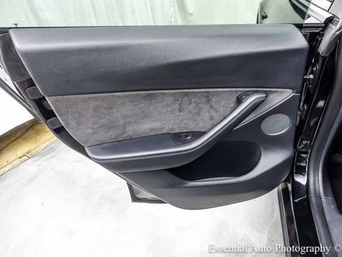 Used 2021 Tesla Model Y Long Range AWD/4WD image 37