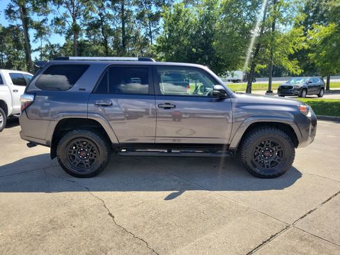 Used 2021 Toyota 4Runner SR5 Premium w/ Moonroof Package AWD/4WD image 8