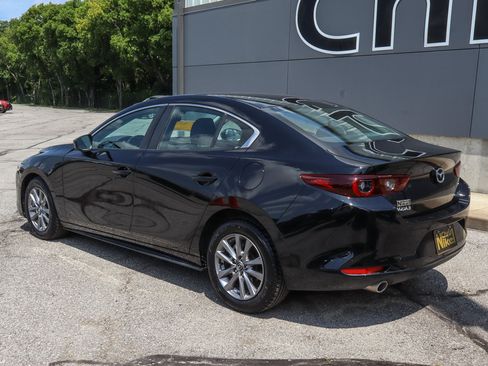 Used 2022 MAZDA MAZDA3 Sedan FWD image 6