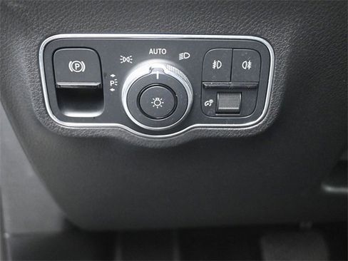 Used 2023 Mercedes-Benz GLB 250 4MATIC image 20