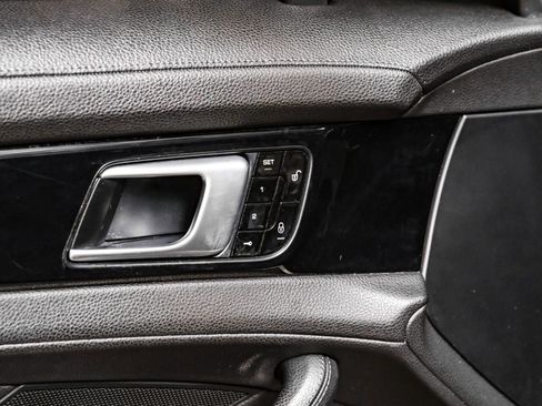 Used 2018 Porsche Panamera 4 image 39