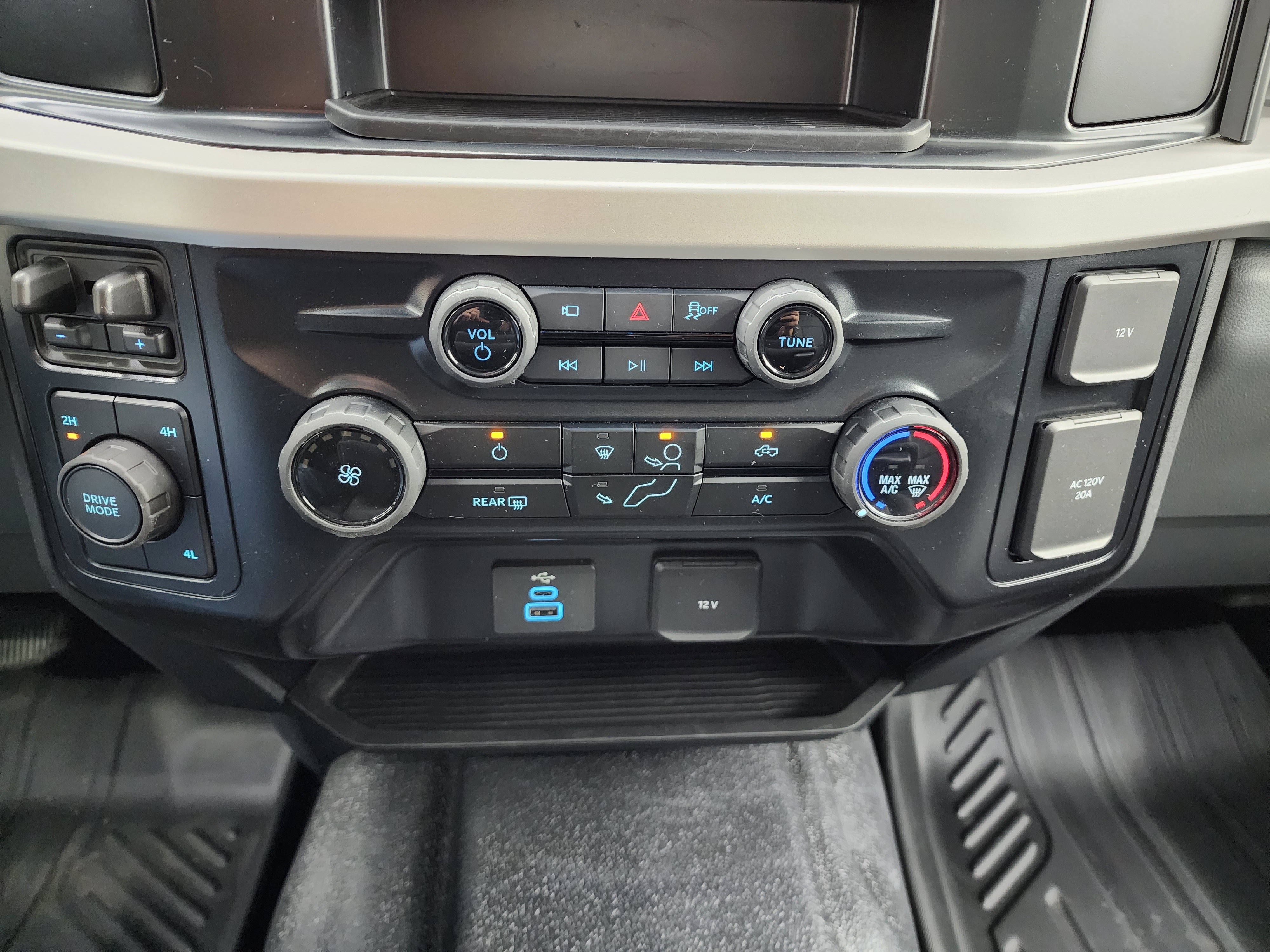 Used 2025 Ford F350 XL w/ 360-Degree Camera Package AWD/4WD image 16