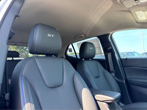 New 2026 Buick Encore GX Sport Touring w/ Comfort Package FWD image 5