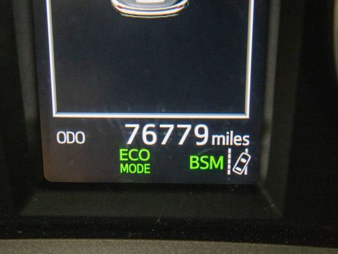 Used 2018 Toyota RAV4 XLE w/ Plus Extra Value Package FWD image 19