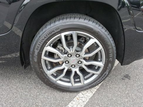 Certified 2024 GMC Terrain Denali w/ Denali Premium Package AWD/4WD image 11