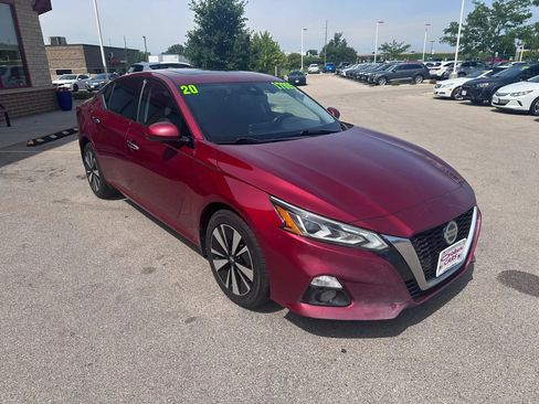 Used 2020 Nissan Altima 2.5 SV AWD/4WD image 3