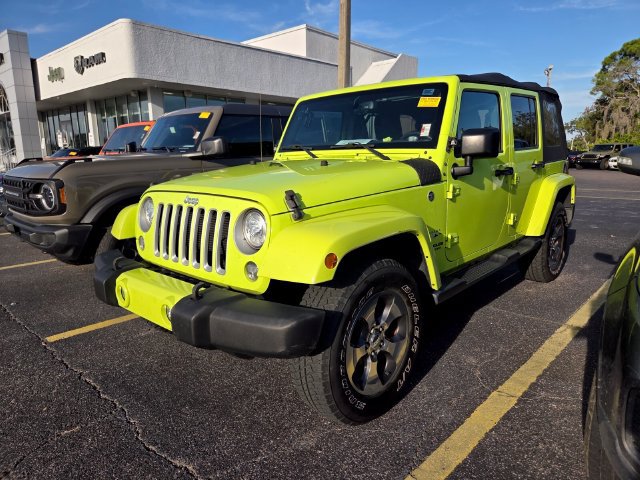 Used 2017 Jeep Wrangler Unlimited Sahara w/ Max Tow Package AWD/4WD image 3