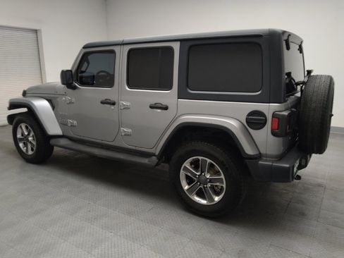 Used 2020 Jeep Wrangler Unlimited Sahara AWD/4WD image 3
