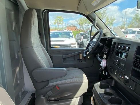 New 2024 GMC Savana 3500 w/ Power Convenience Package image 31