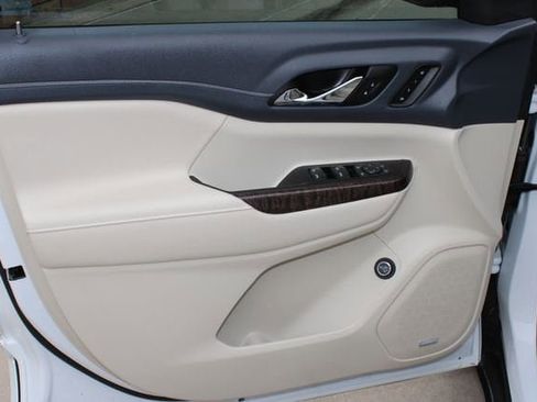 Used 2023 GMC Acadia Denali w/ Denali Technology Package image 22