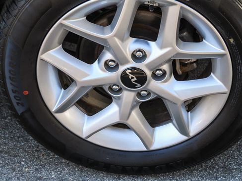 Used 2023 Kia Soul LX w/ Option Group 015 FWD image 10