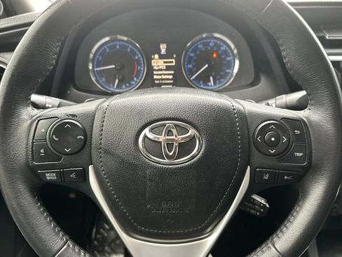 Used 2018 Toyota Corolla SE w/ SE Premium Package image 26
