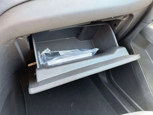 Used 2023 Chevrolet Equinox LT image 34