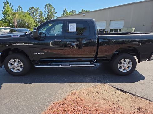Used 2024 RAM 2500 Big Horn AWD/4WD image 3