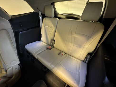 Used 2018 Buick Enclave Essence image 23