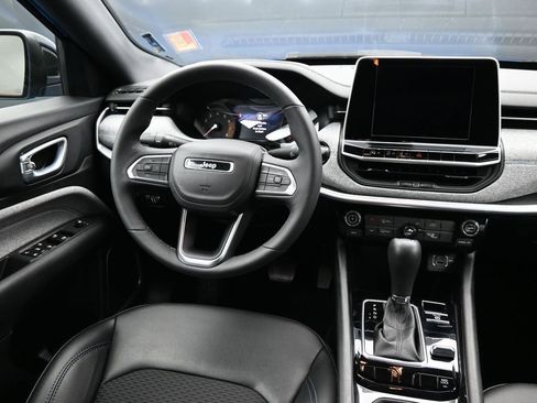 New 2026 Jeep Compass Latitude image 11