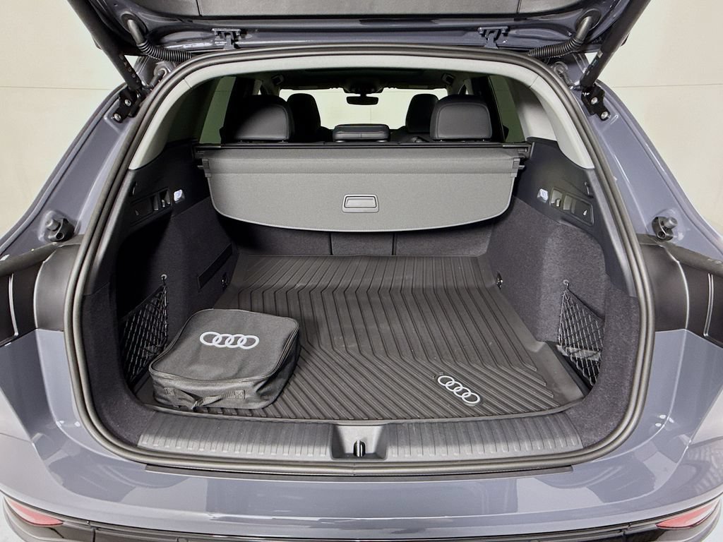 Used 2025 Audi Q6 e-tron Premium Plus AWD/4WD image 31