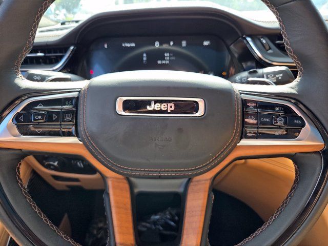 Used 2025 Jeep Grand Cherokee L Summit AWD/4WD image 36