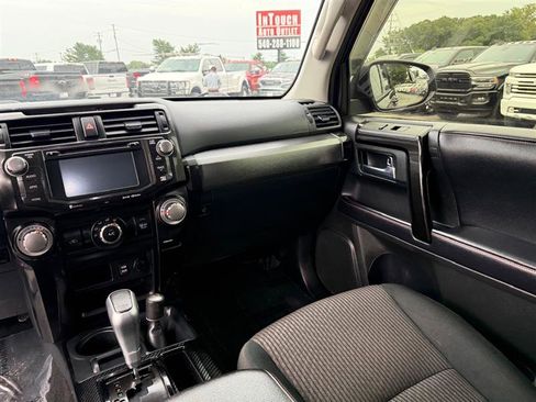 Used 2018 Toyota 4Runner TRD Off-Road image 23